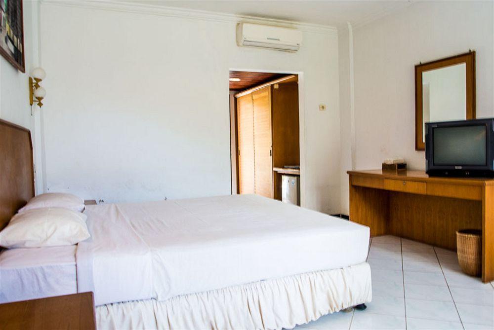 Kuta Indah Hotel Εξωτερικό φωτογραφία