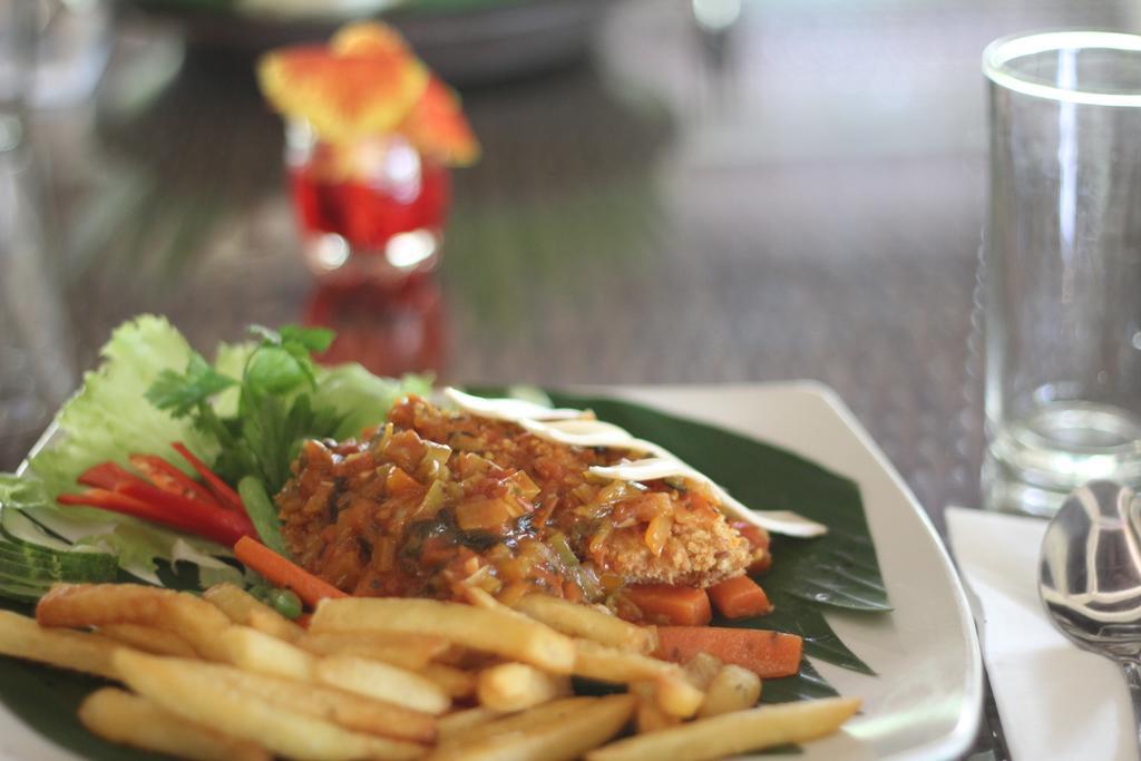 Kuta Indah Hotel Εξωτερικό φωτογραφία