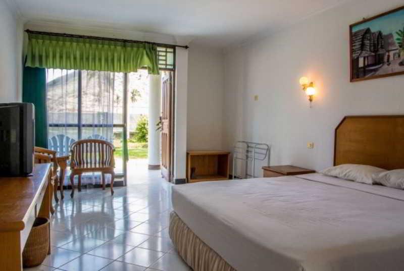 Kuta Indah Hotel Εξωτερικό φωτογραφία