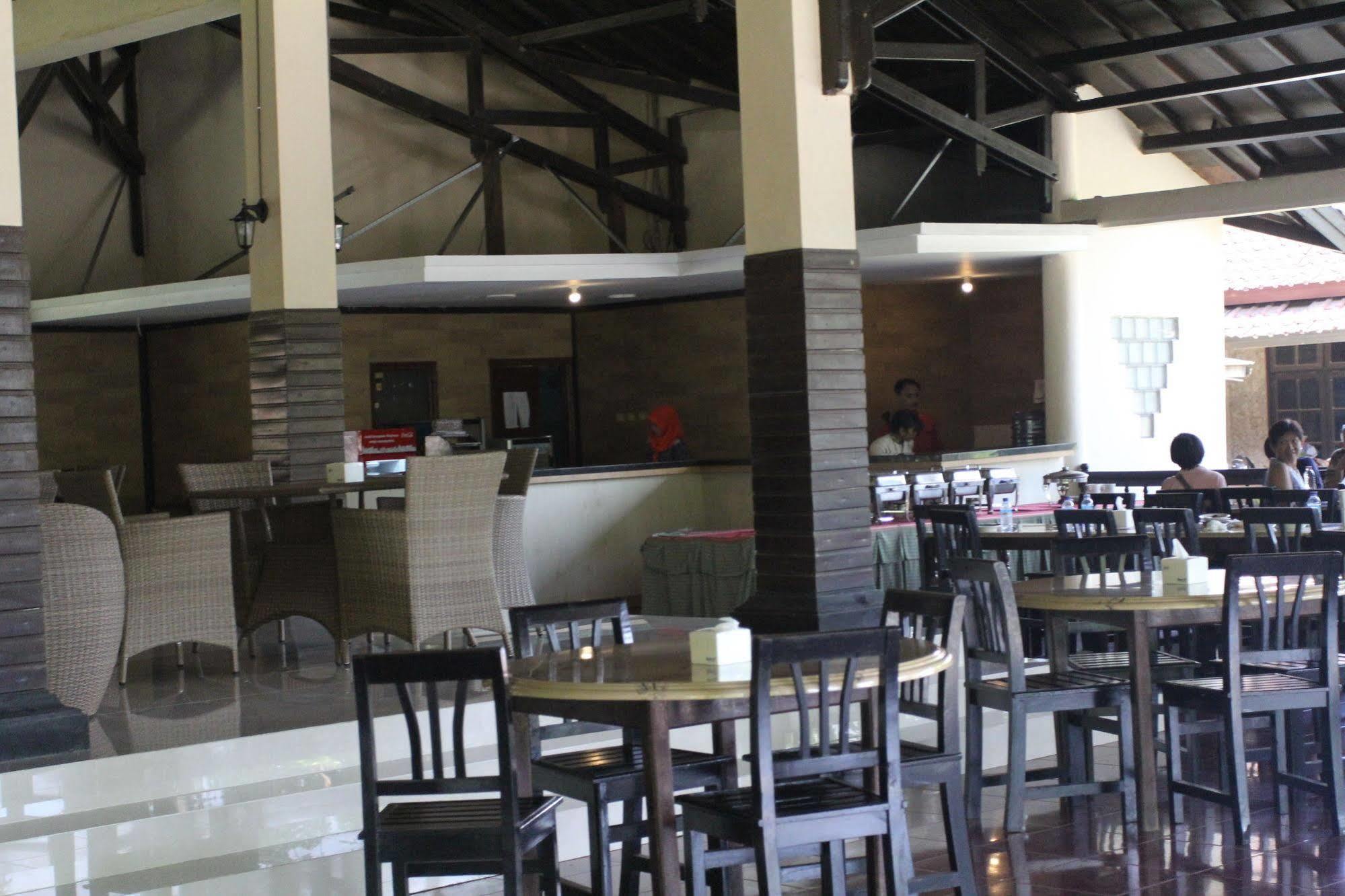 Kuta Indah Hotel Εξωτερικό φωτογραφία
