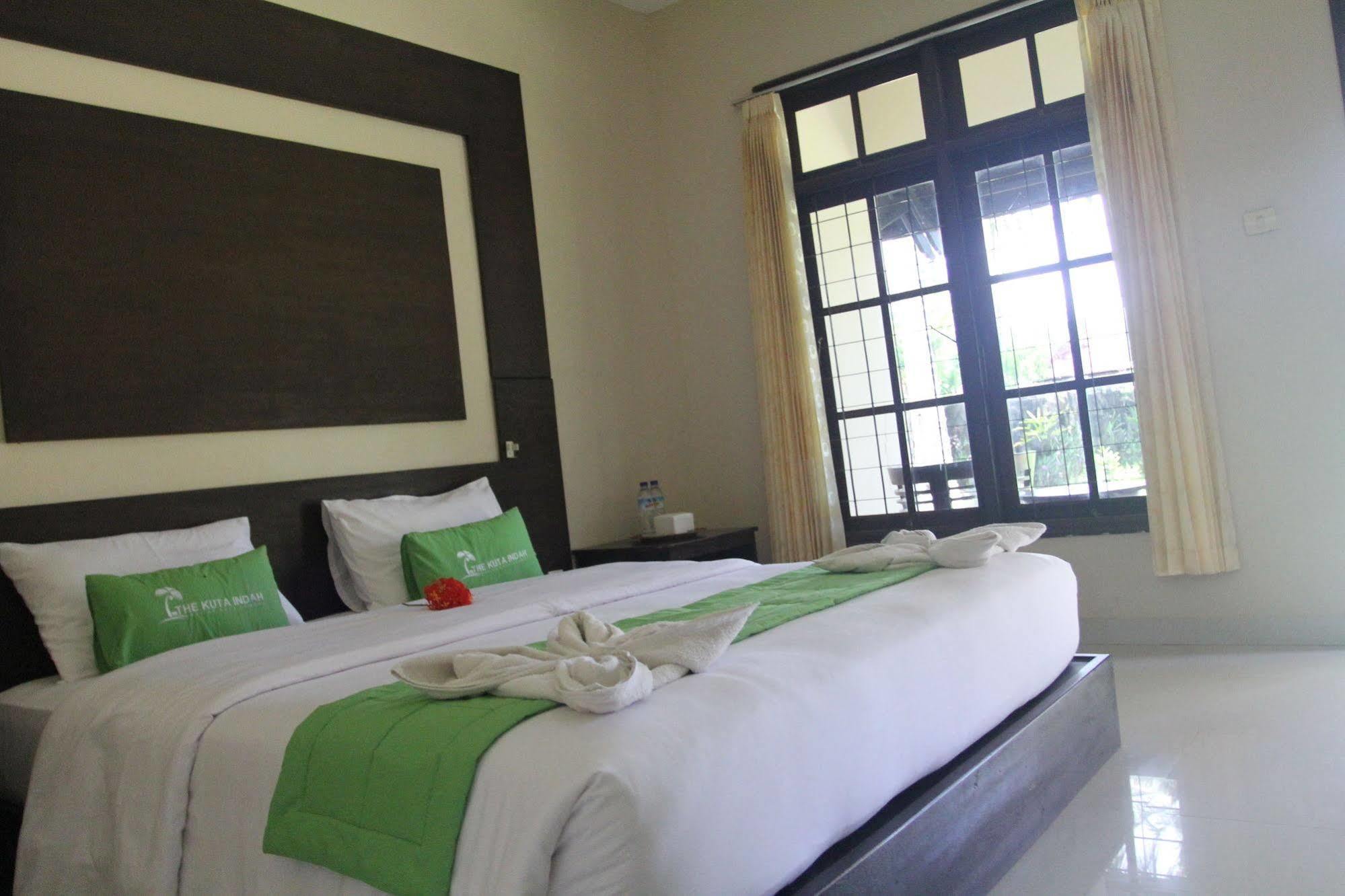 Kuta Indah Hotel Εξωτερικό φωτογραφία
