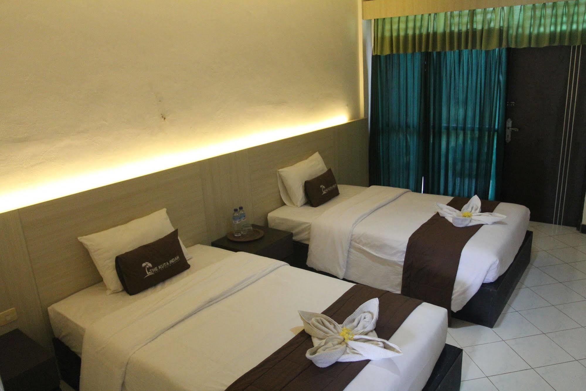 Kuta Indah Hotel Εξωτερικό φωτογραφία