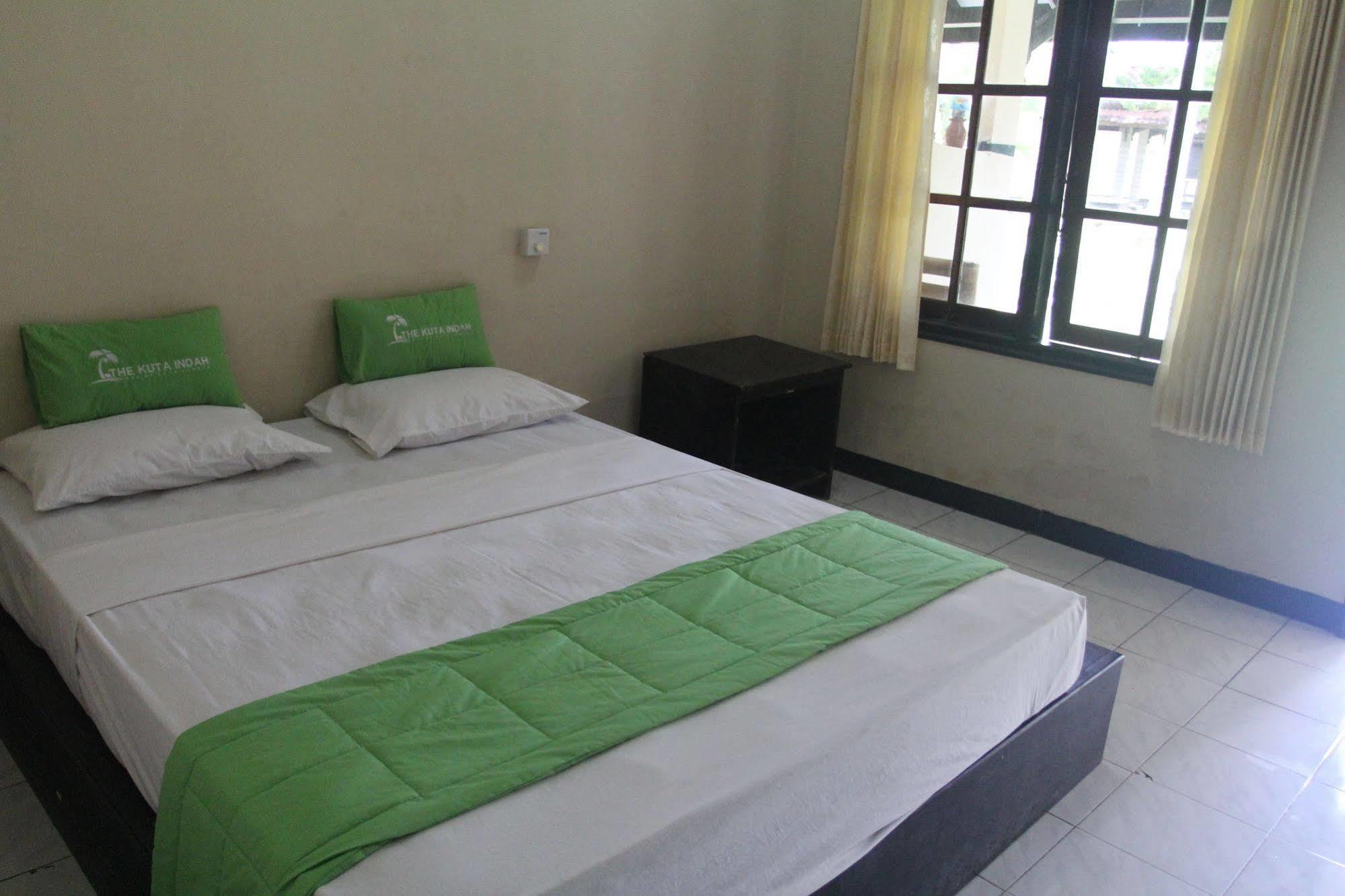 Kuta Indah Hotel Εξωτερικό φωτογραφία