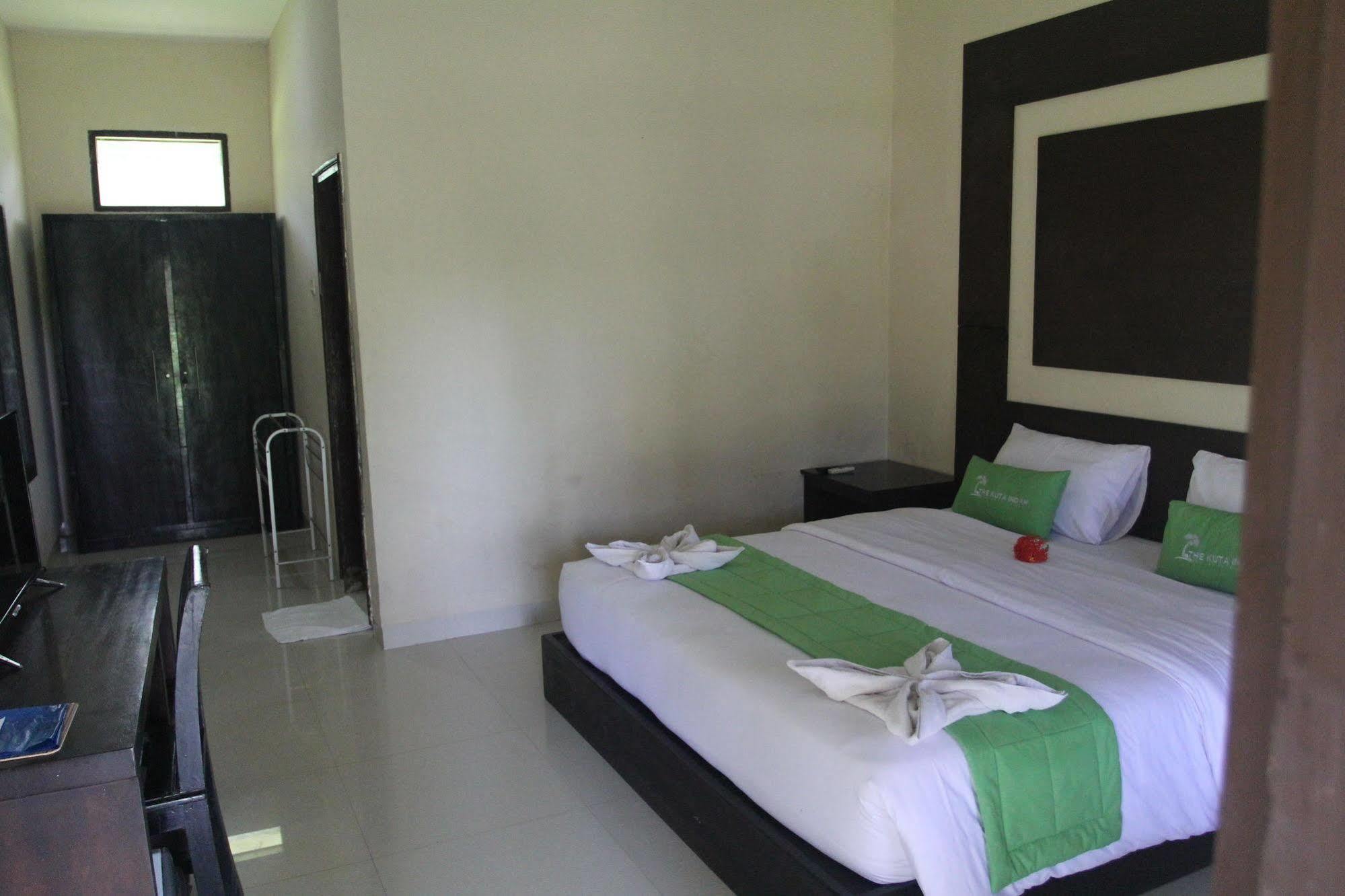 Kuta Indah Hotel Εξωτερικό φωτογραφία