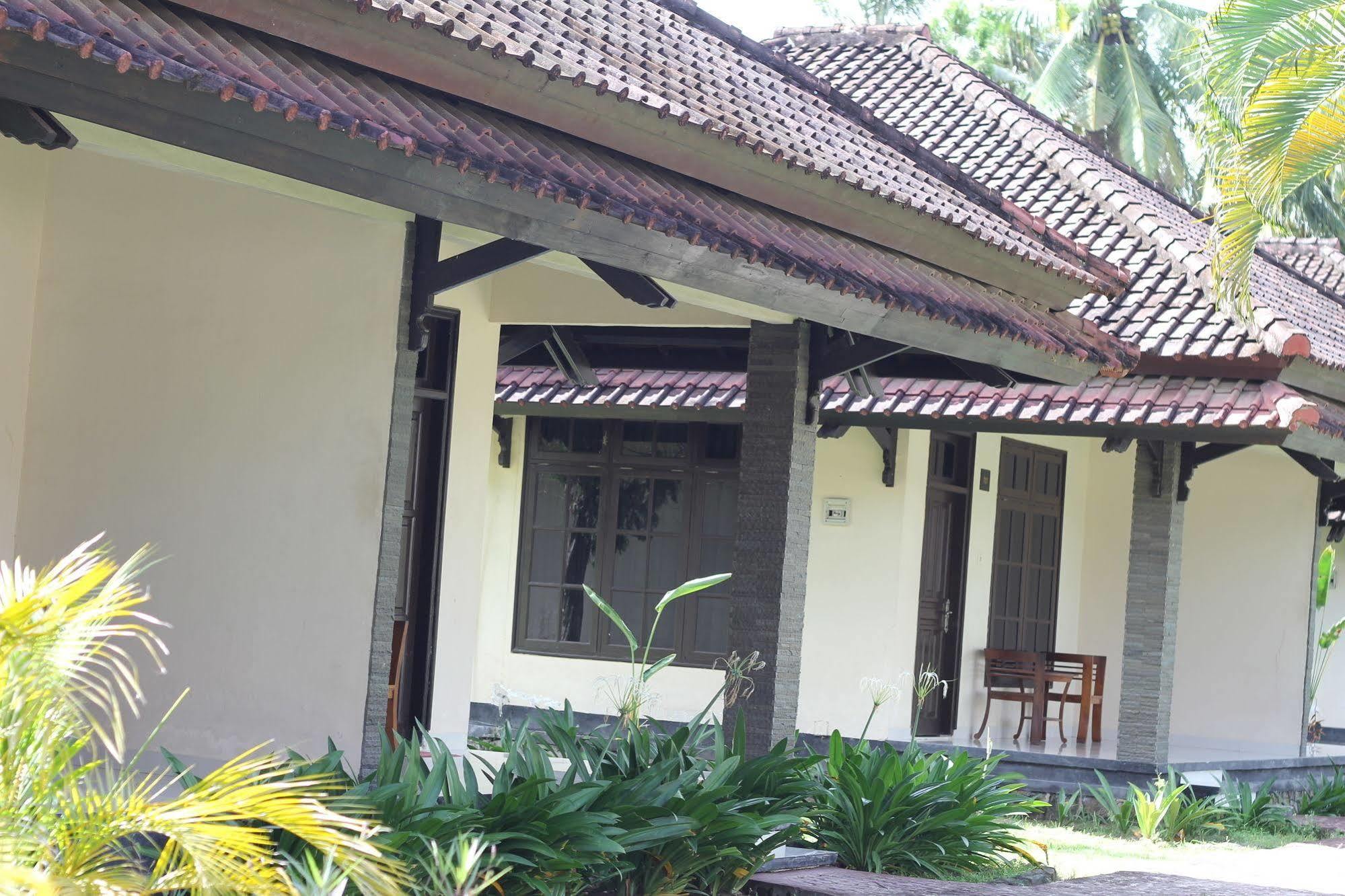 Kuta Indah Hotel Εξωτερικό φωτογραφία